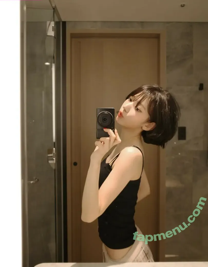 Sakura Miyawaki 宮脇 咲良 nude photo #0327 (39saku_chan / LESSERAFIM / SakuLe_Sserafim)