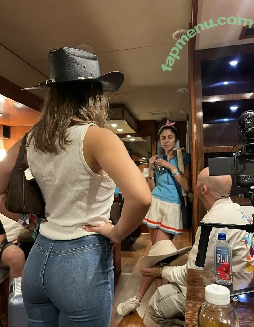 Salah Jeffries nude photo #0050 (seemaje)