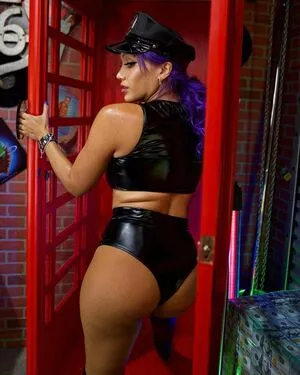 Salina De La Renta / notfriends / salinadelarenta nude photo #0001