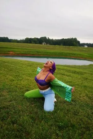 Salina De La Renta / notfriends / salinadelarenta nude photo #0024