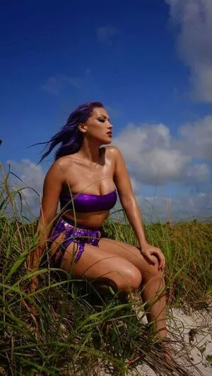 Salina De La Renta / notfriends / salinadelarenta nude photo #0042