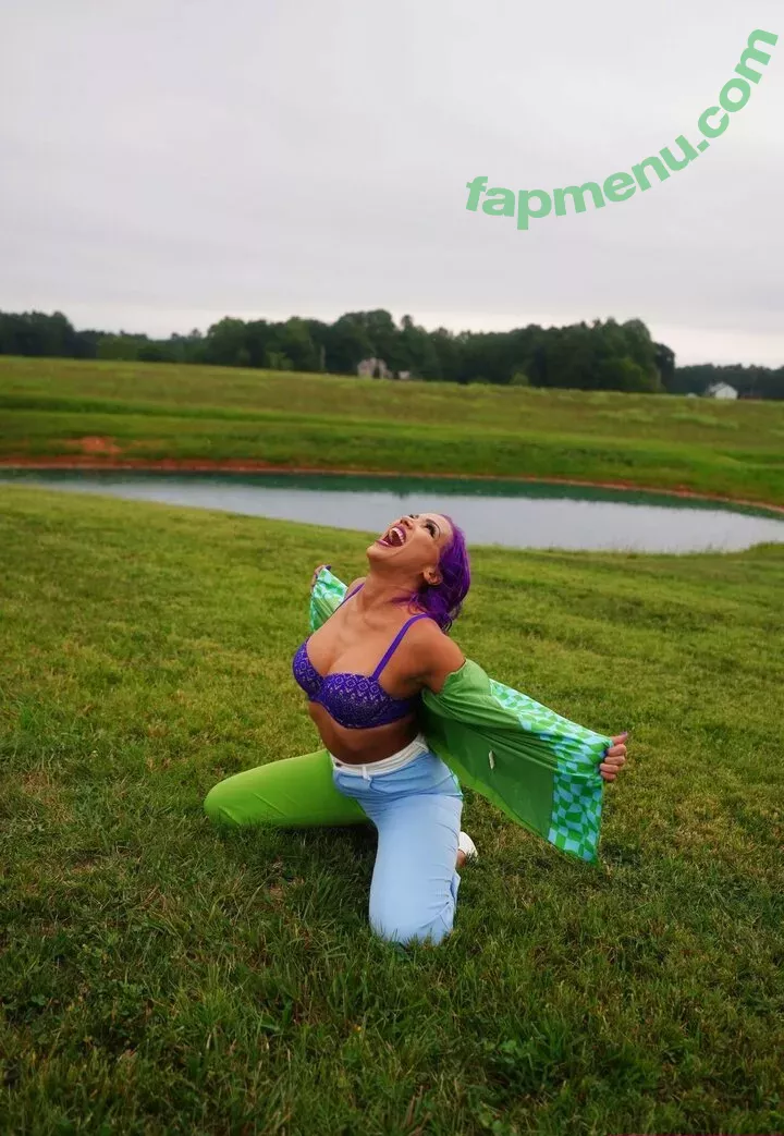 Salina De La Renta nude photo #0024 (notfriends / salinadelarenta)