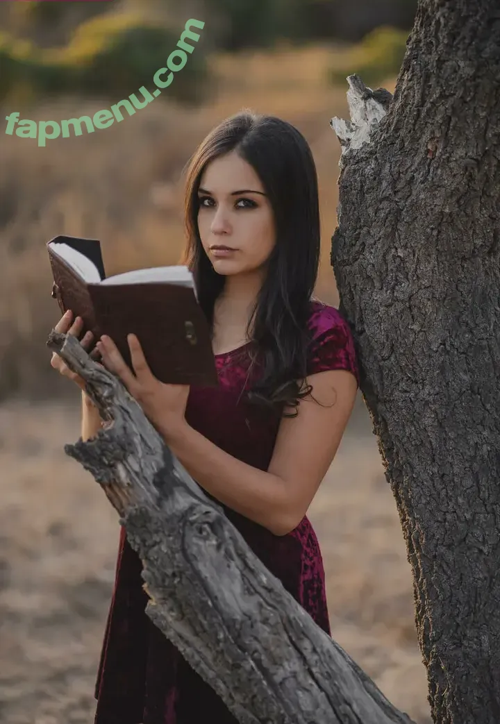 Sally Calle nude photo #0001 (sallys_world_ / u50995272)