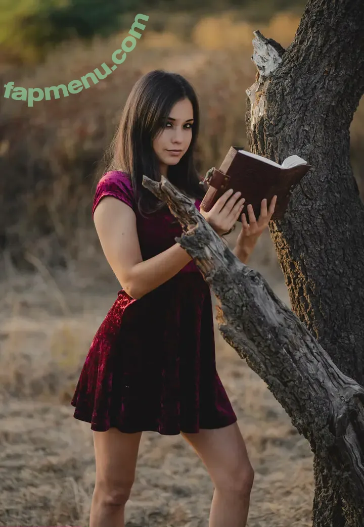 Sally Calle nude photo #0009 (sallys_world_ / u50995272)