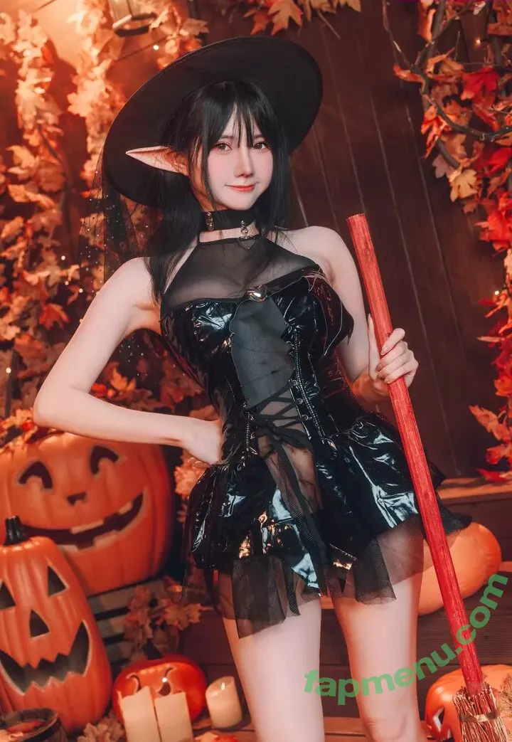 Sally Dorasnow nude photo #2349 (iamdorasnow)