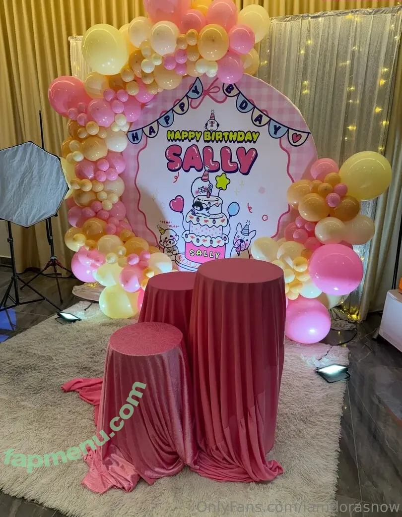 Sally Dorasnow nude photo #3054 (iamdorasnow)