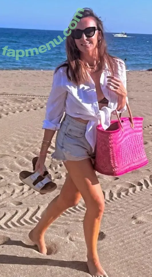 Sally Nugent nude photo #0116 (sallynugenttv)