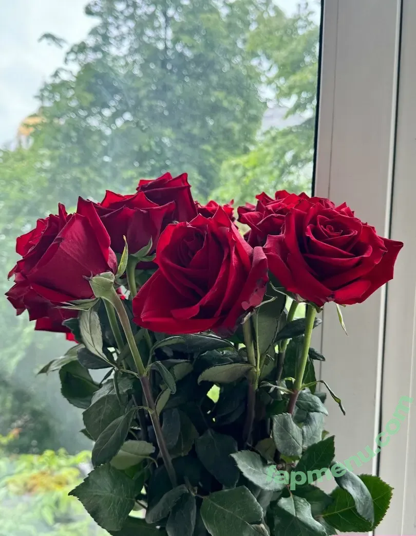 sally-ride nude photo #0061 (angelina.meow / angelina_kitty / sally_ride / sally_ride_es)