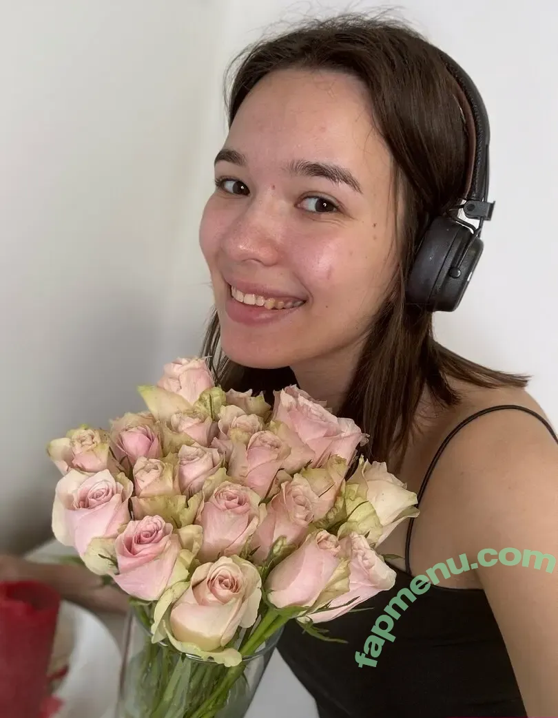 sally-ride nude photo #0065 (angelina.meow / angelina_kitty / sally_ride / sally_ride_es)