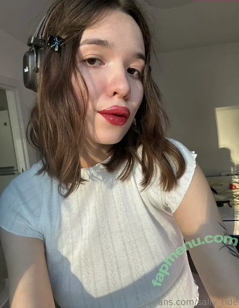 sally-ride nude photo #0067 (angelina.meow / angelina_kitty / sally_ride / sally_ride_es)