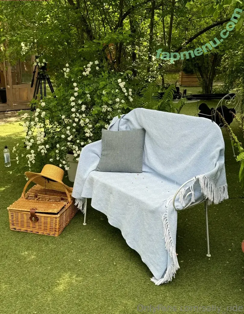 sally-ride nude photo #0086 (angelina.meow / angelina_kitty / sally_ride / sally_ride_es)