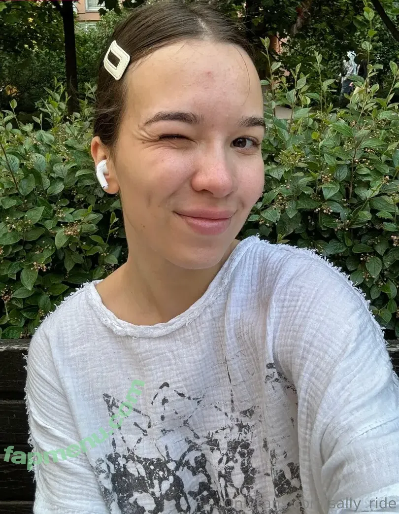 sally-ride nude photo #0087 (angelina.meow / angelina_kitty / sally_ride / sally_ride_es)