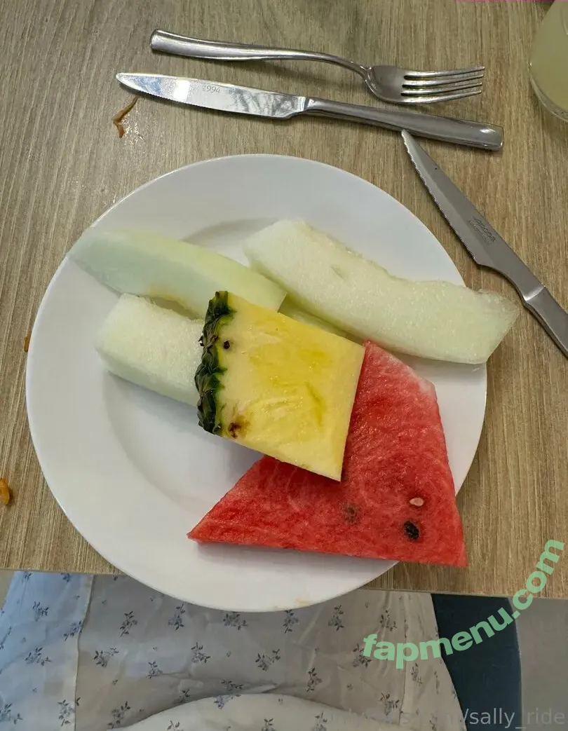 sally-ride nude photo #0089 (angelina.meow / angelina_kitty / sally_ride / sally_ride_es)