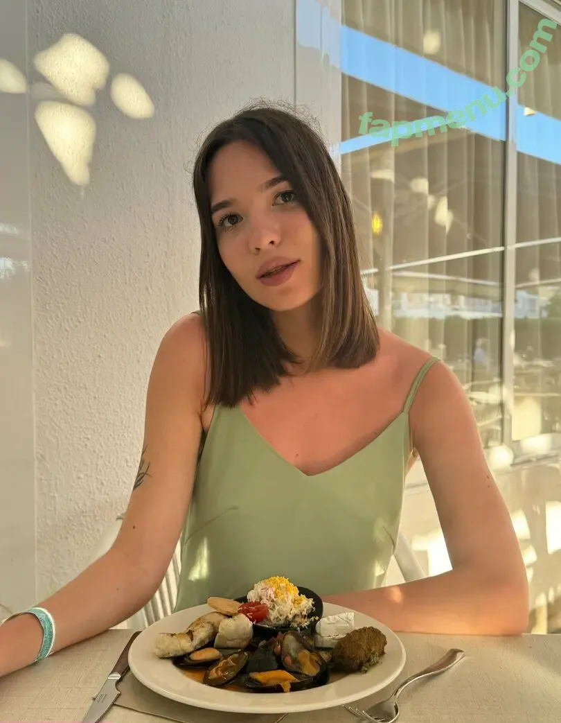 sally-ride nude photo #0090 (angelina.meow / angelina_kitty / sally_ride / sally_ride_es)