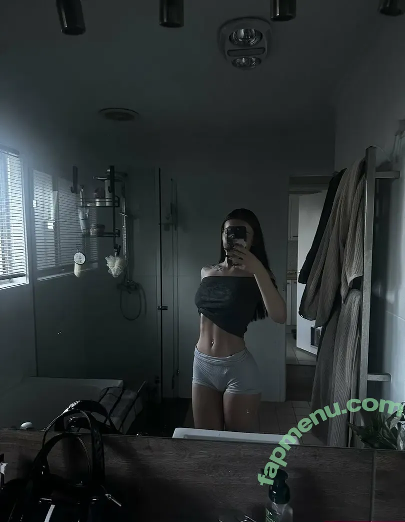 Sally Wilson nude photo #0011 (_sallywilson_)