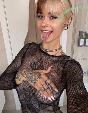 Sallydinosaur nude photo #0169