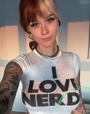 Sallydinosaur nude photo #0210