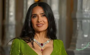 Salma Hayek / salmahayek nude photo #4003