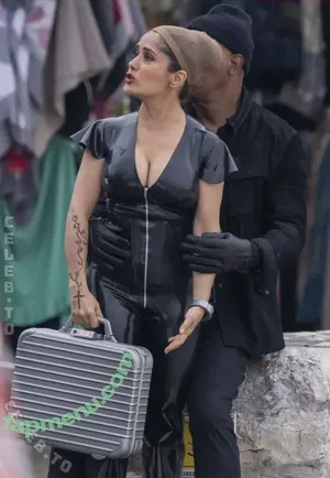 Salma Hayek / salmahayek nude photo #4031