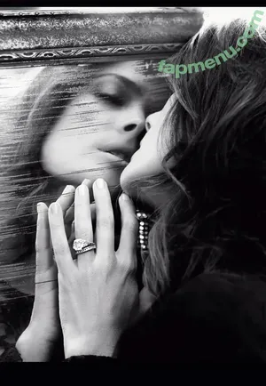 Salma Hayek / salmahayek nude photo #4173