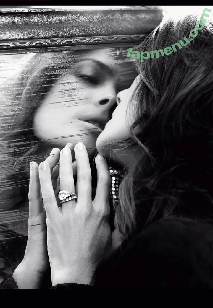 Salma Hayek nude photo #4173 (salmahayek)