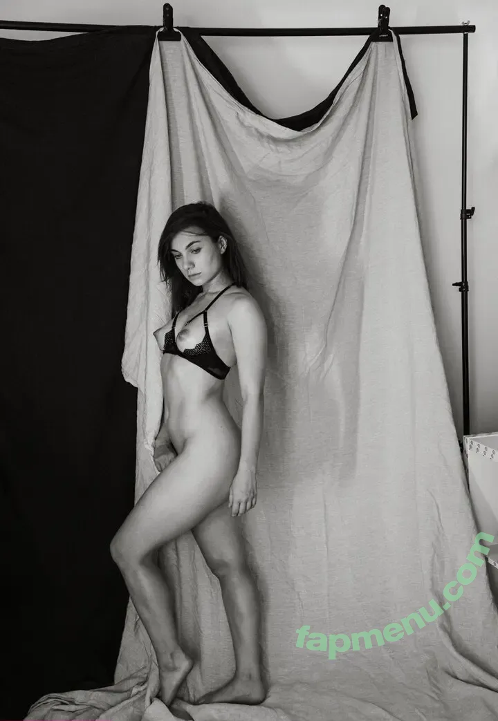 Salome Lancolia nude photo #0011 (salome.lancolia2)