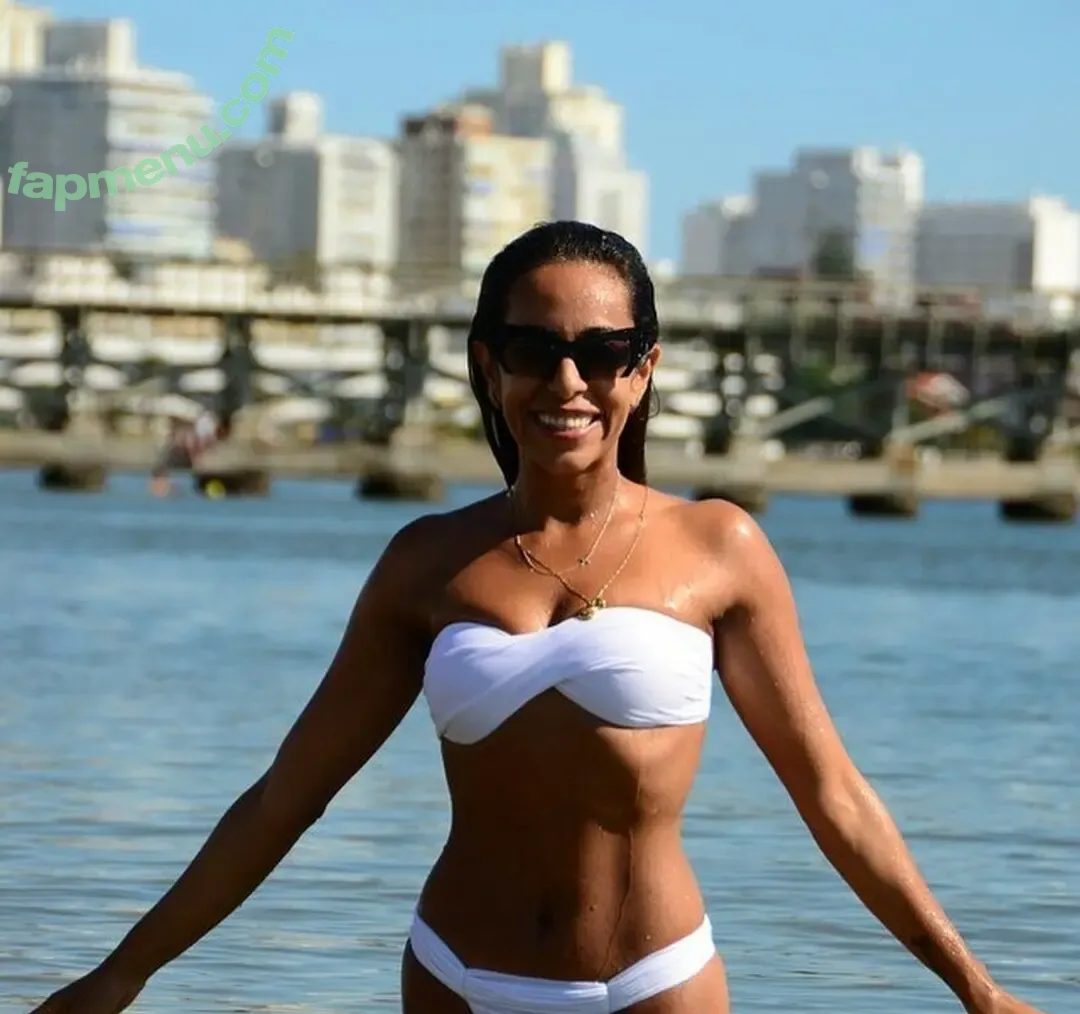Samantha Schmutz nude photo #0001 (Samantha Schmutz)
