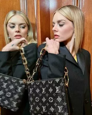 Samara Weaving / samara_weaving / samweaving nude photo #0251