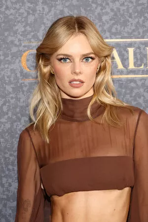 Samara Weaving / samara_weaving / samweaving nude photo #0255