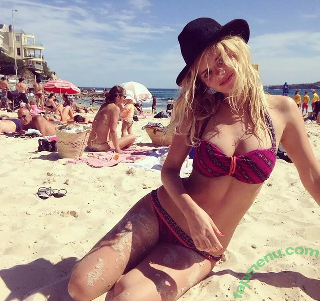 Samara Weaving nude photo #0065 (samara_weaving / samweaving)