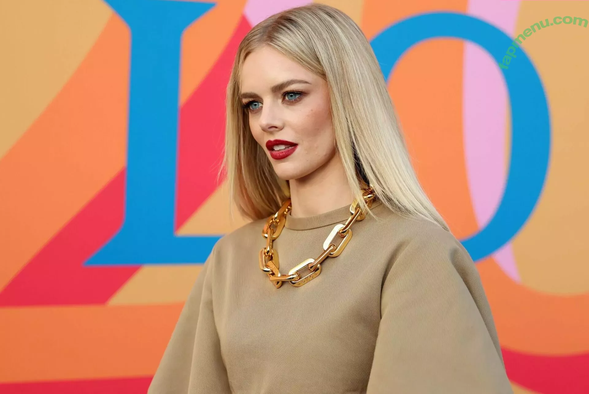 Samara Weaving nude photo #0133 (samara_weaving / samweaving)