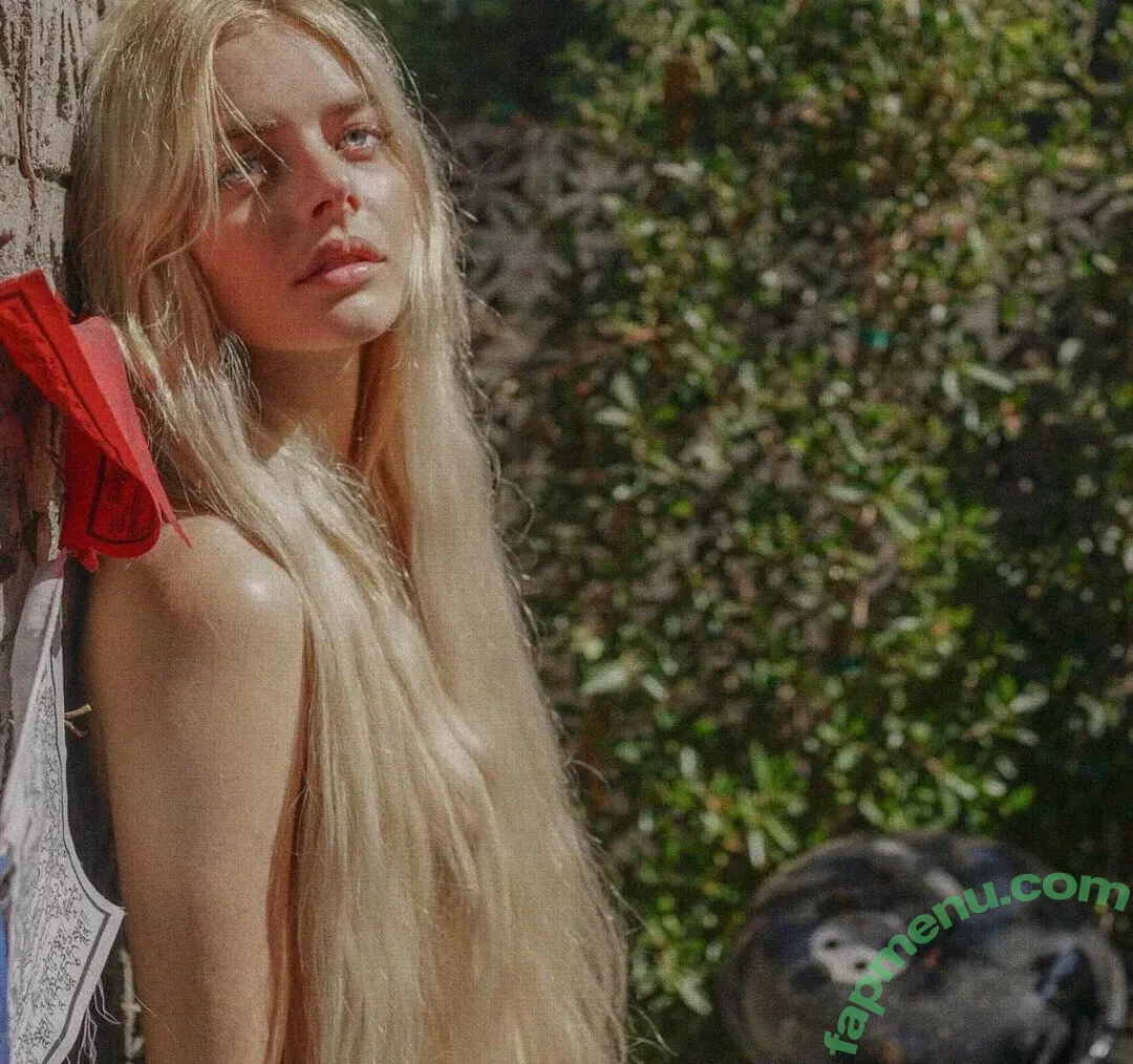 Samara Weaving nude photo #0178 (samara_weaving / samweaving)