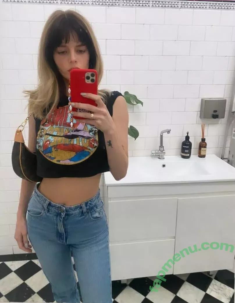 Samara Weaving nude photo #0181 (samara_weaving / samweaving)