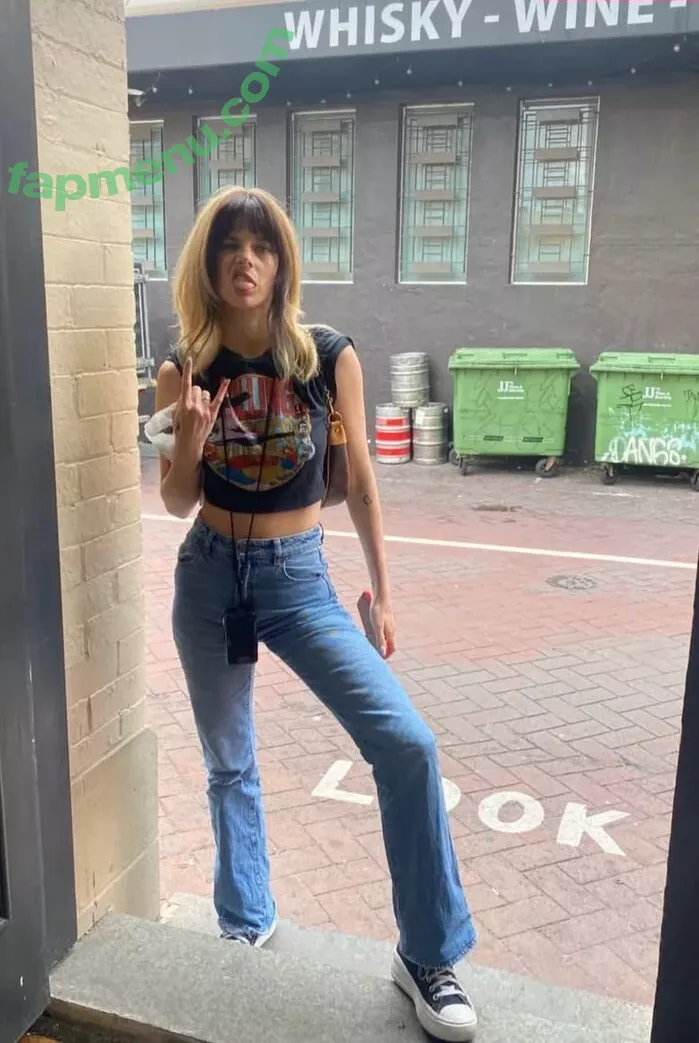 Samara Weaving nude photo #0189 (samara_weaving / samweaving)