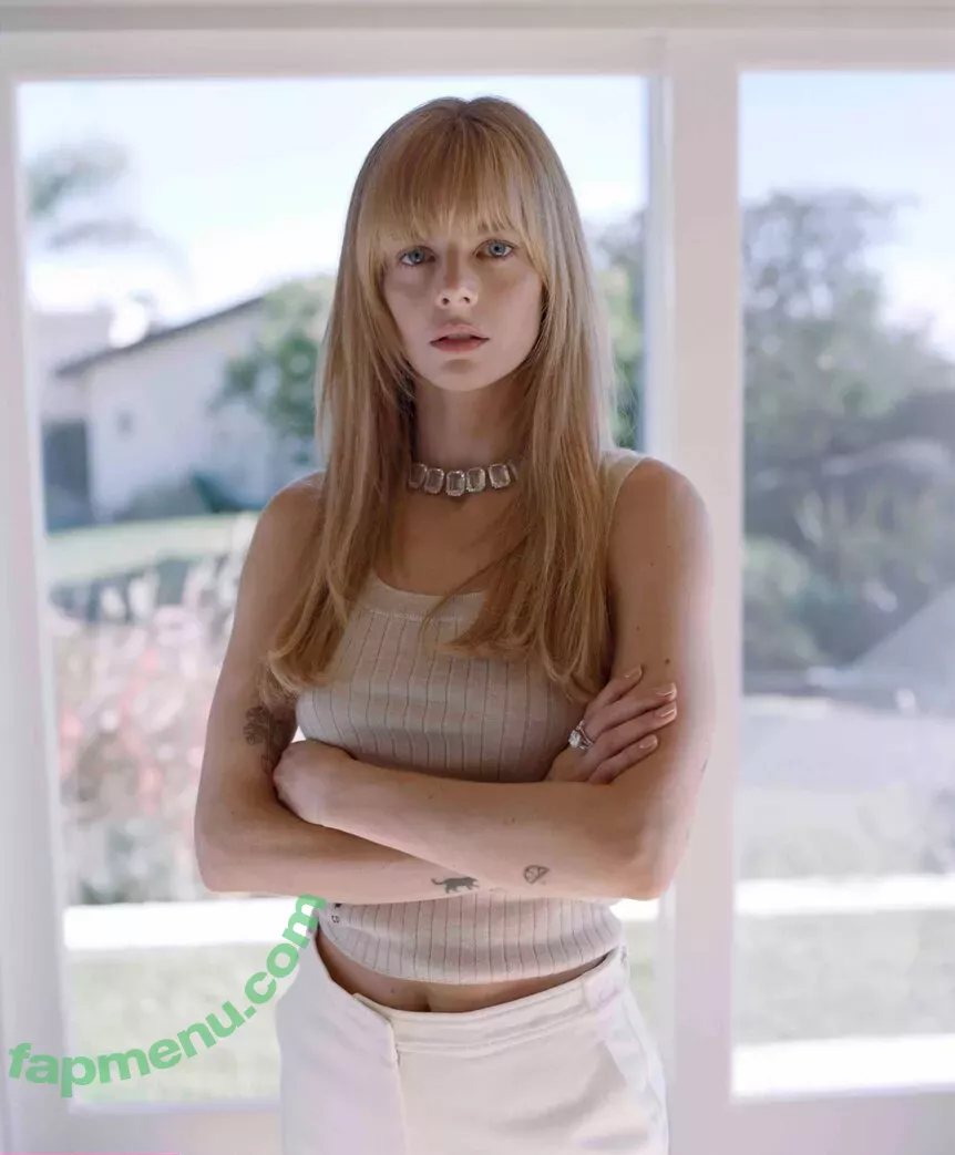 Samara Weaving nude photo #0215 (samara_weaving / samweaving)