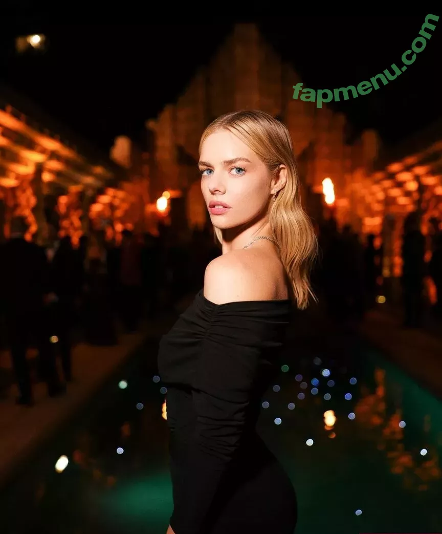 Samara Weaving nude photo #0236 (samara_weaving / samweaving)