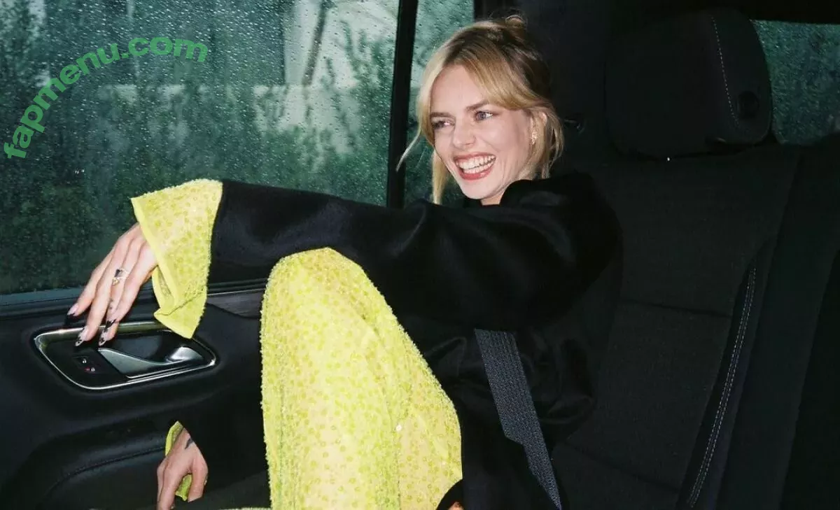 Samara Weaving nude photo #0238 (samara_weaving / samweaving)