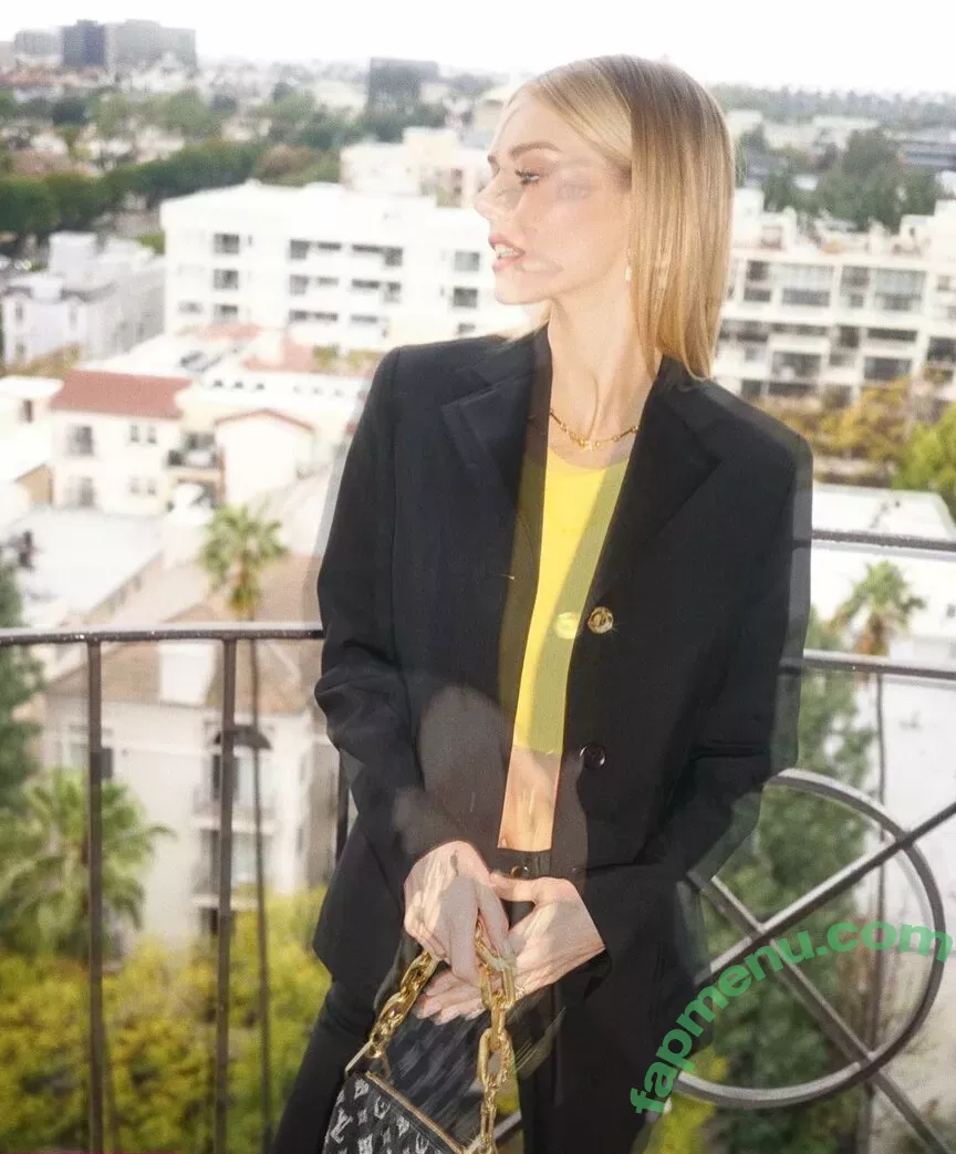 Samara Weaving nude photo #0246 (samara_weaving / samweaving)