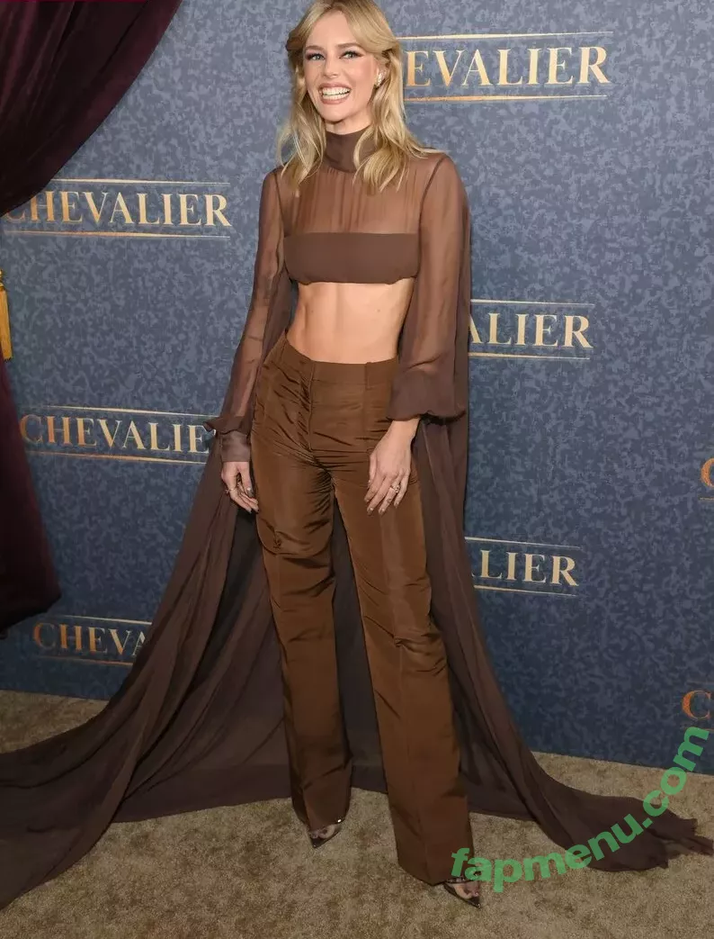 Samara Weaving nude photo #0260 (samara_weaving / samweaving)