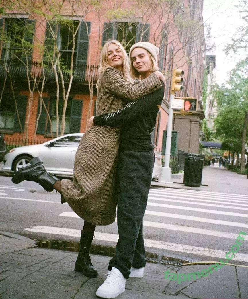 Samara Weaving nude photo #0288 (samara_weaving / samweaving)