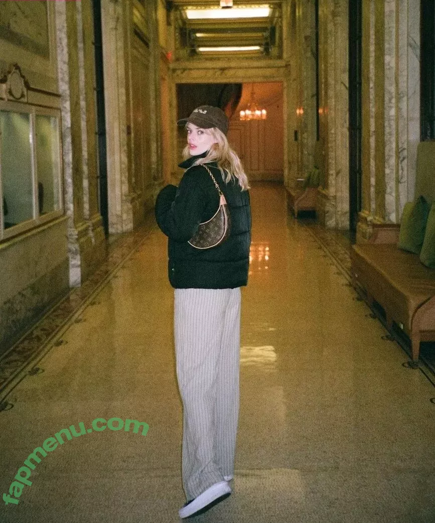 Samara Weaving nude photo #0298 (samara_weaving / samweaving)