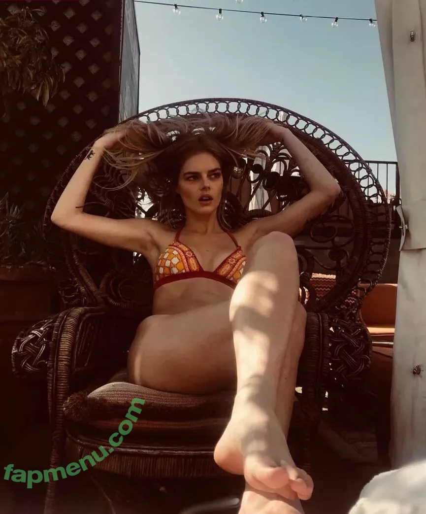 Samara Weaving nude photo #0316 (samara_weaving / samweaving)