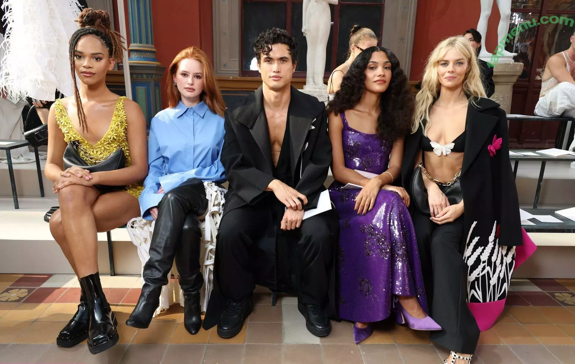 Samara Weaving nude photo #0323 (samara_weaving / samweaving)