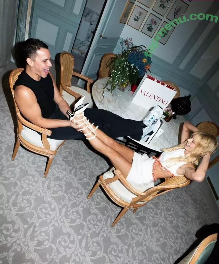 Samara Weaving nude photo #0333 (samara_weaving / samweaving)