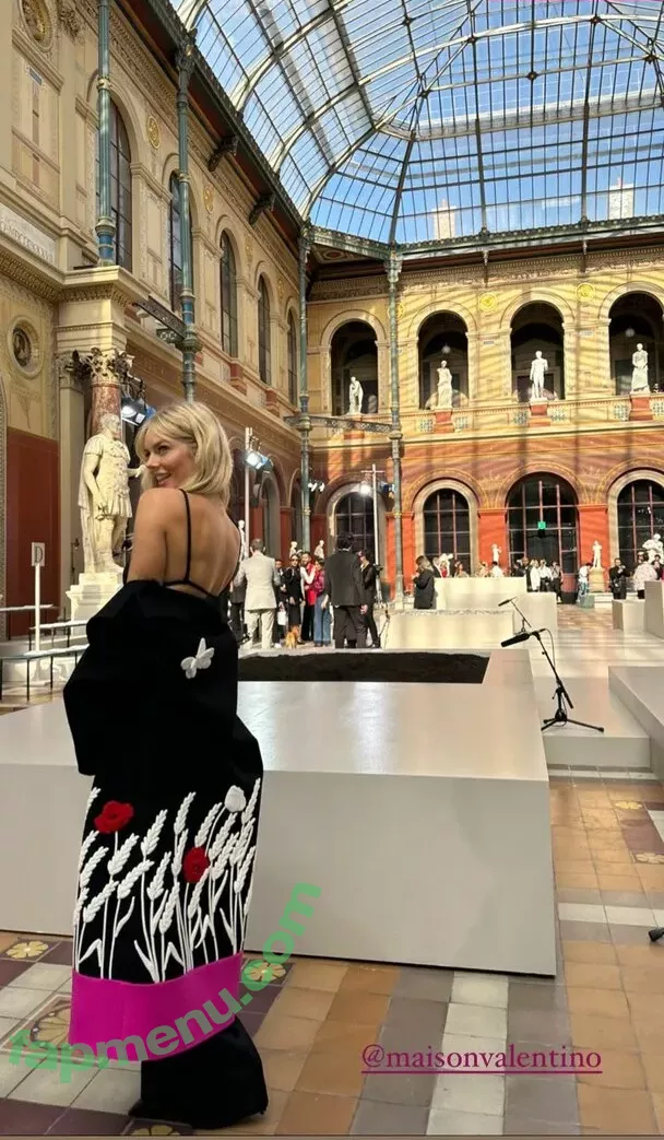 Samara Weaving nude photo #0346 (samara_weaving / samweaving)