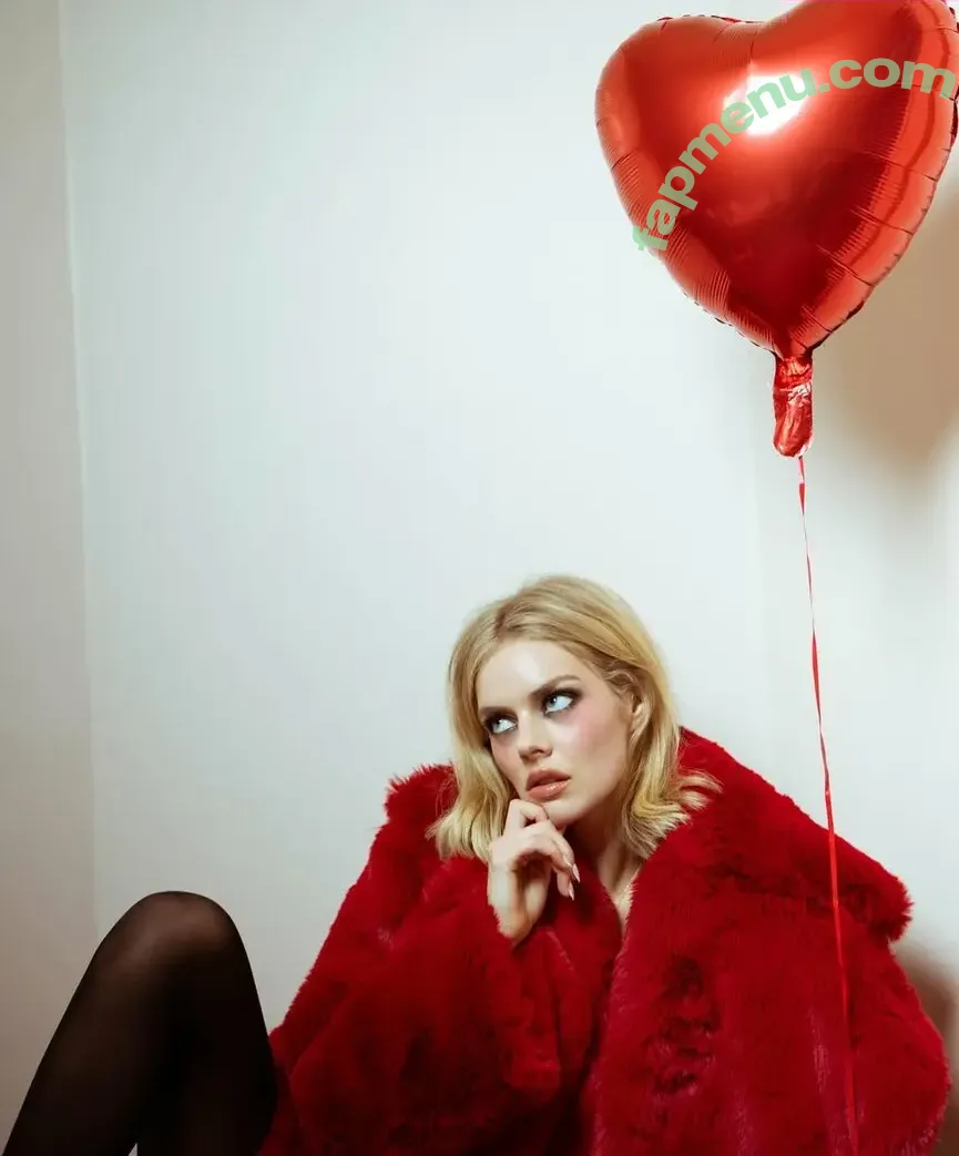 Samara Weaving nude photo #0796 (samweaving)