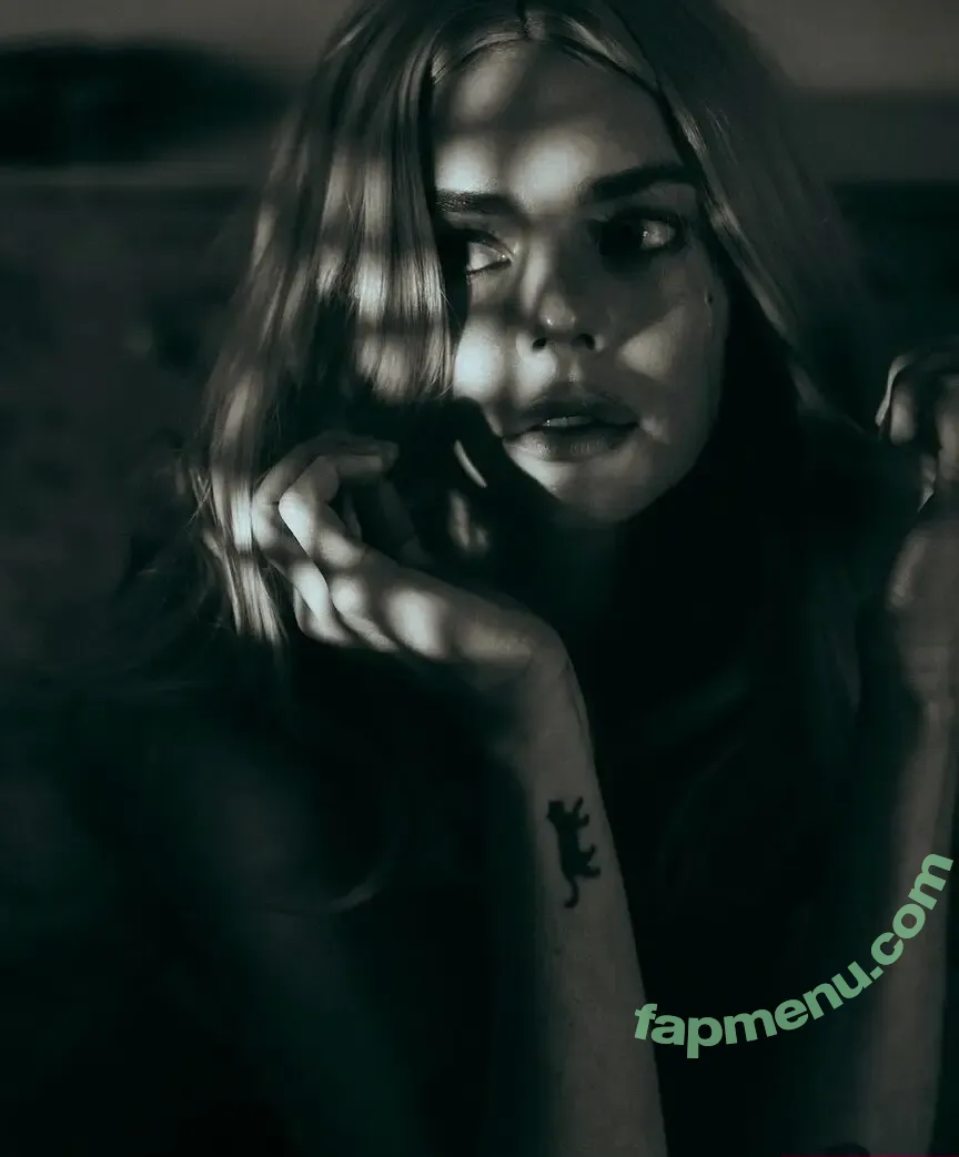 Samara Weaving nude photo #0894 (samweaving)