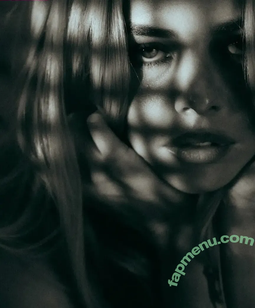Samara Weaving nude photo #0896 (samweaving)
