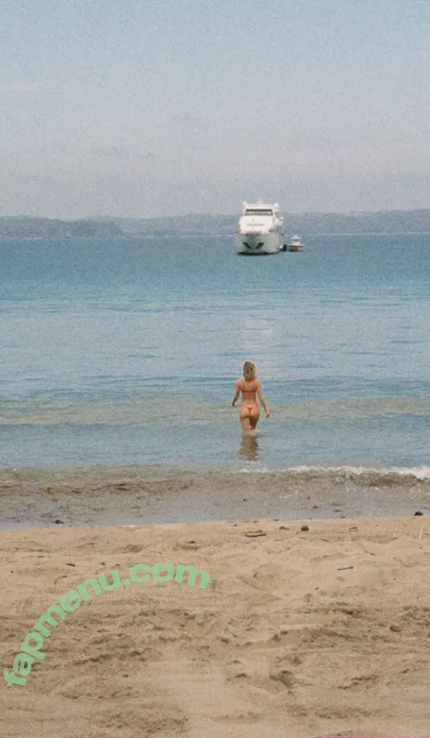 Samara Weaving nude photo #0936 (samweaving)