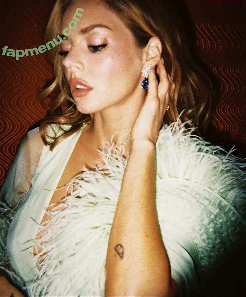 Samara Weaving nude photo #1206 (samweaving)